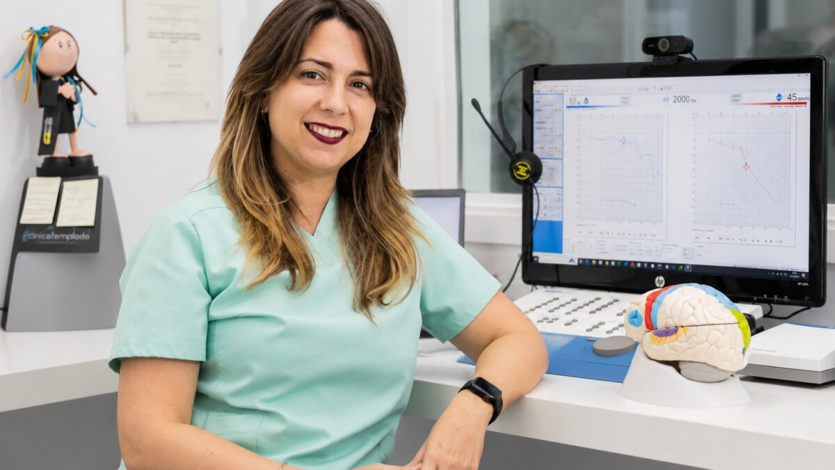 Sheila Templado, audióloga e investigadora, primera autora de un estudio publicado en Frontiers in Neuroscience.