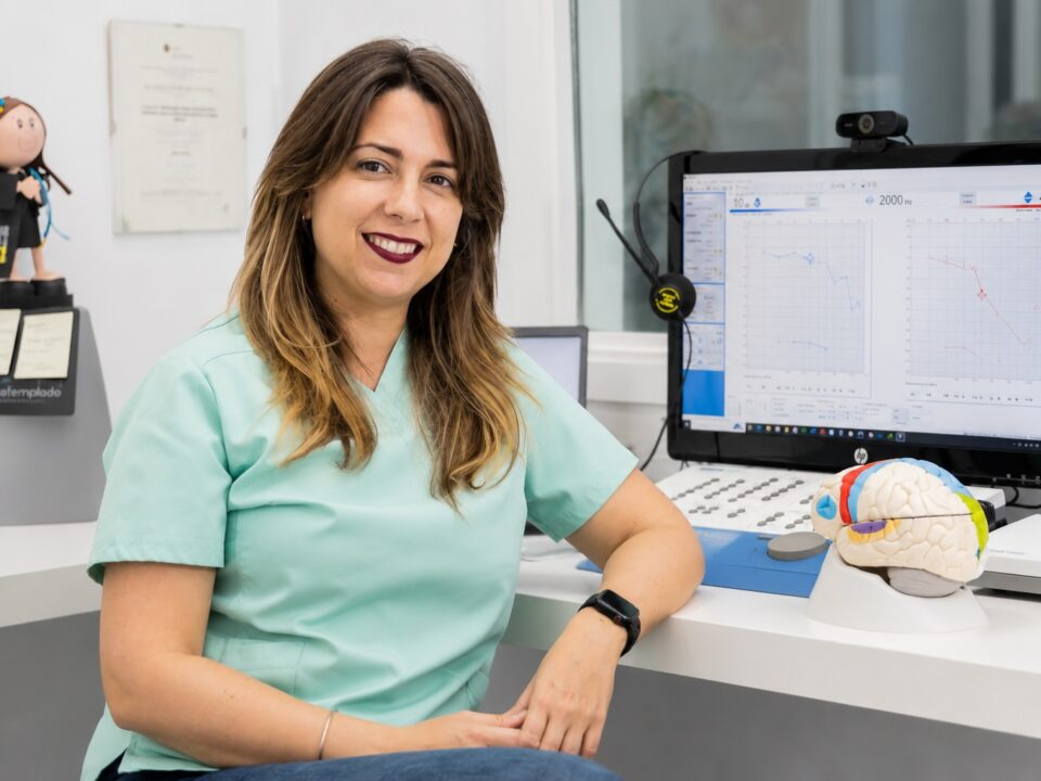 Sheila Templado, audióloga e investigadora, primera autora de un estudio publicado en Frontiers in Neuroscience.