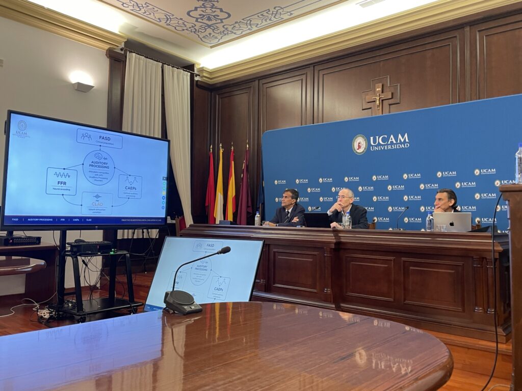 Sheila Templado culmina con sobresaliente su Doctorado Internacional tras varios años de investigación en neurofisiología auditiva 3 Presentación de la investigación de Sheila Templado sobre procesamiento auditivo en TEAF